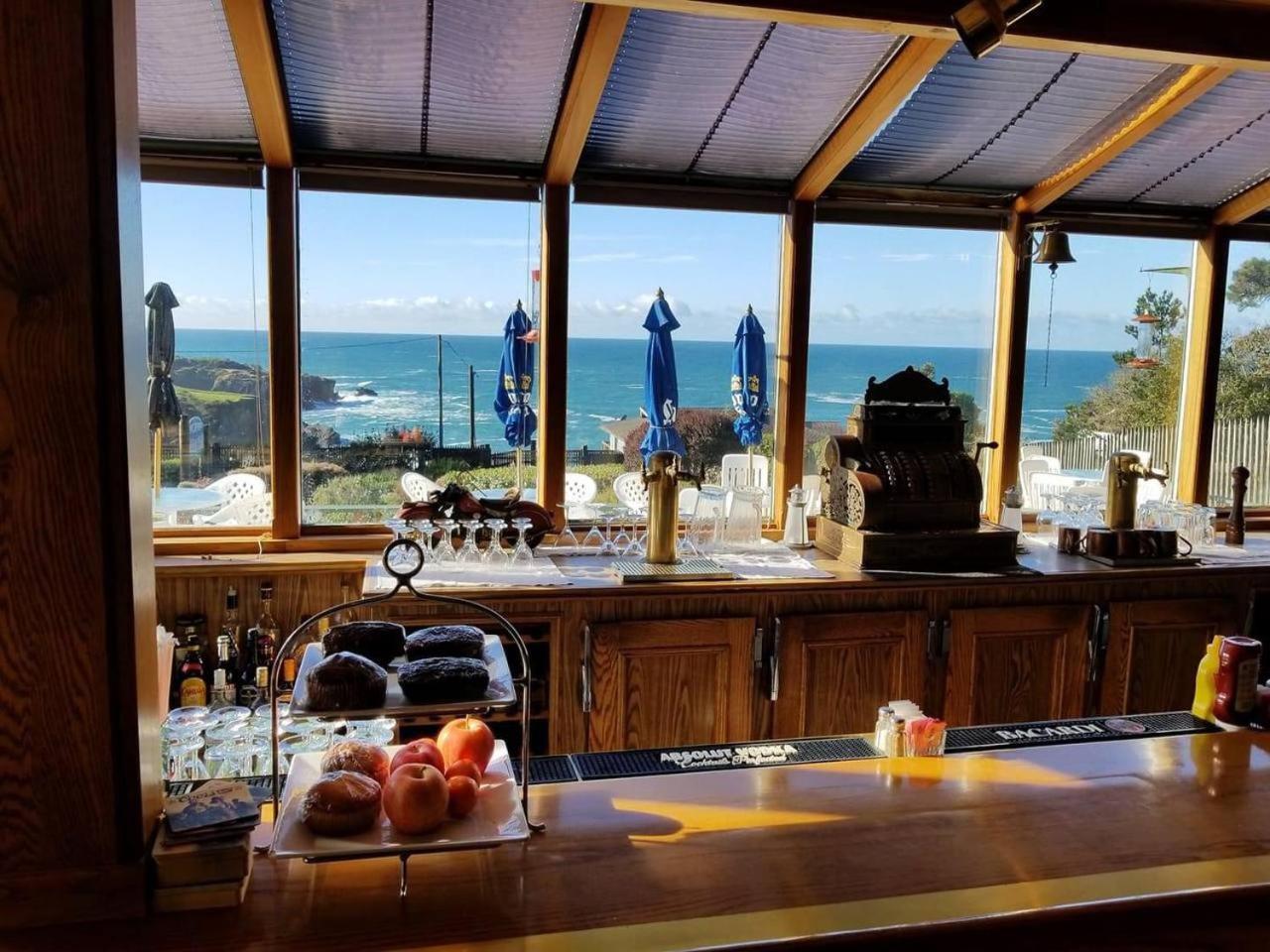 Ocean Cove Lodge Bar & Grill Walsh Landing 外观 照片