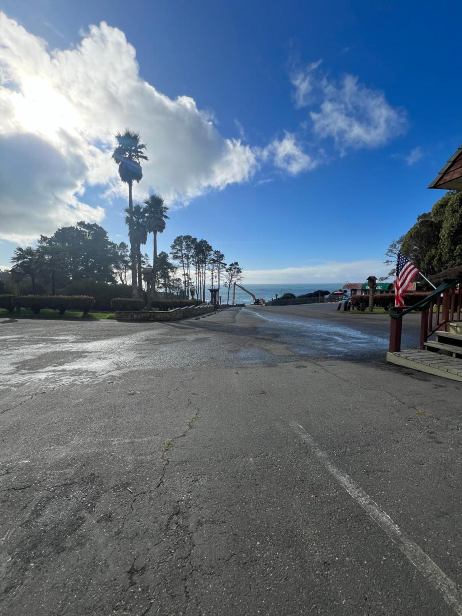 Ocean Cove Lodge Bar & Grill Walsh Landing 外观 照片