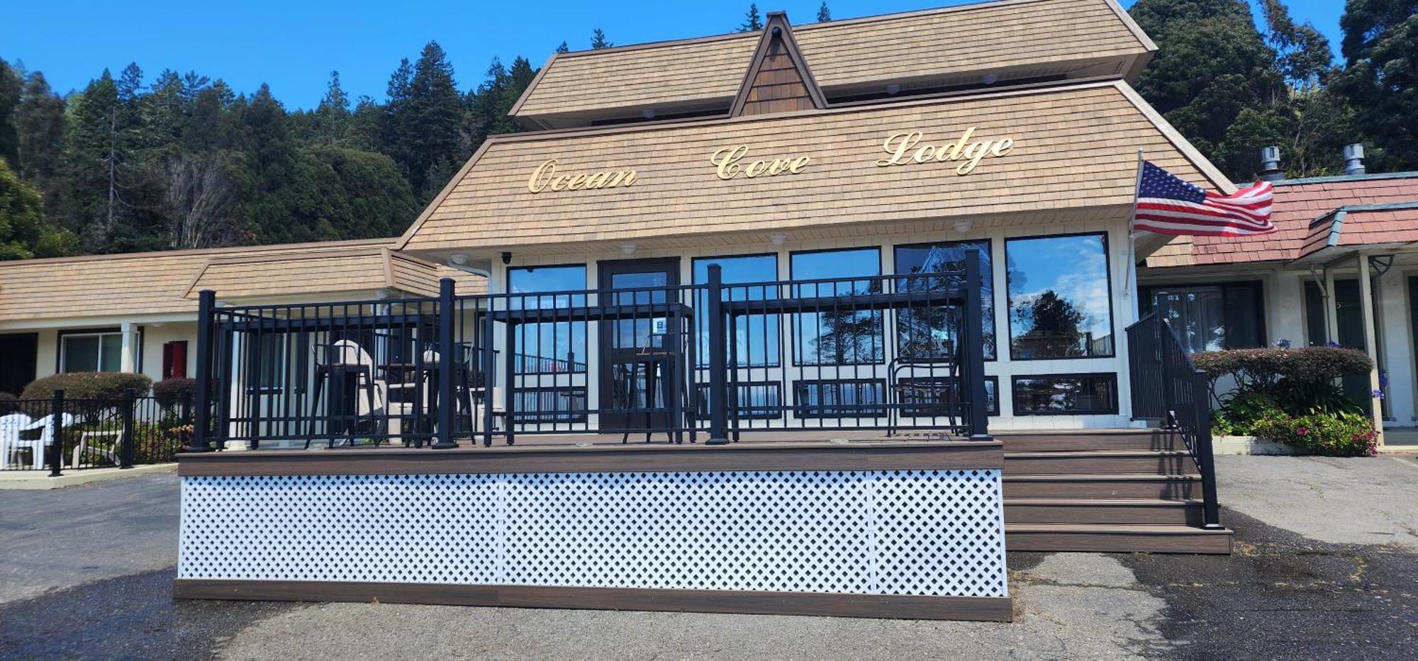 Ocean Cove Lodge Bar & Grill Walsh Landing 外观 照片