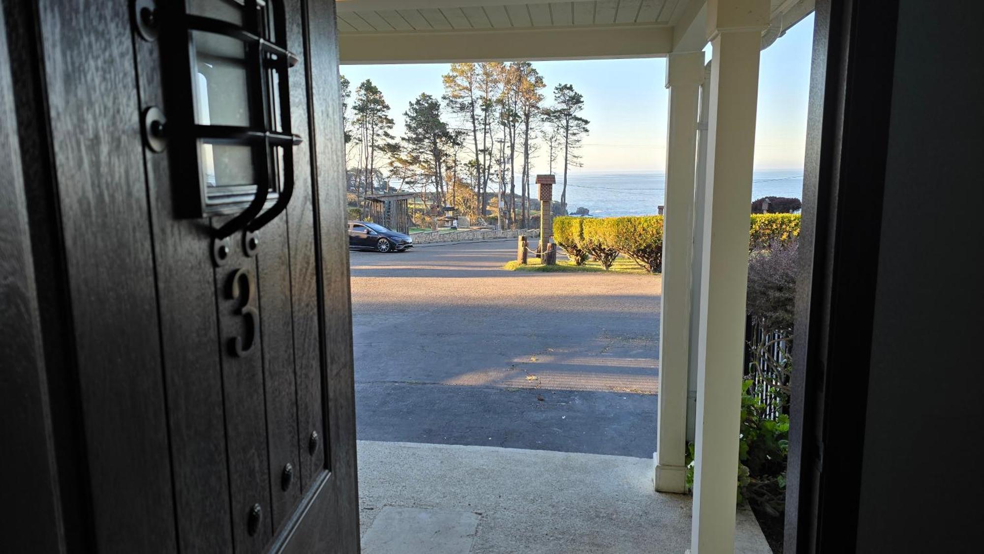 Ocean Cove Lodge Bar & Grill Walsh Landing 外观 照片